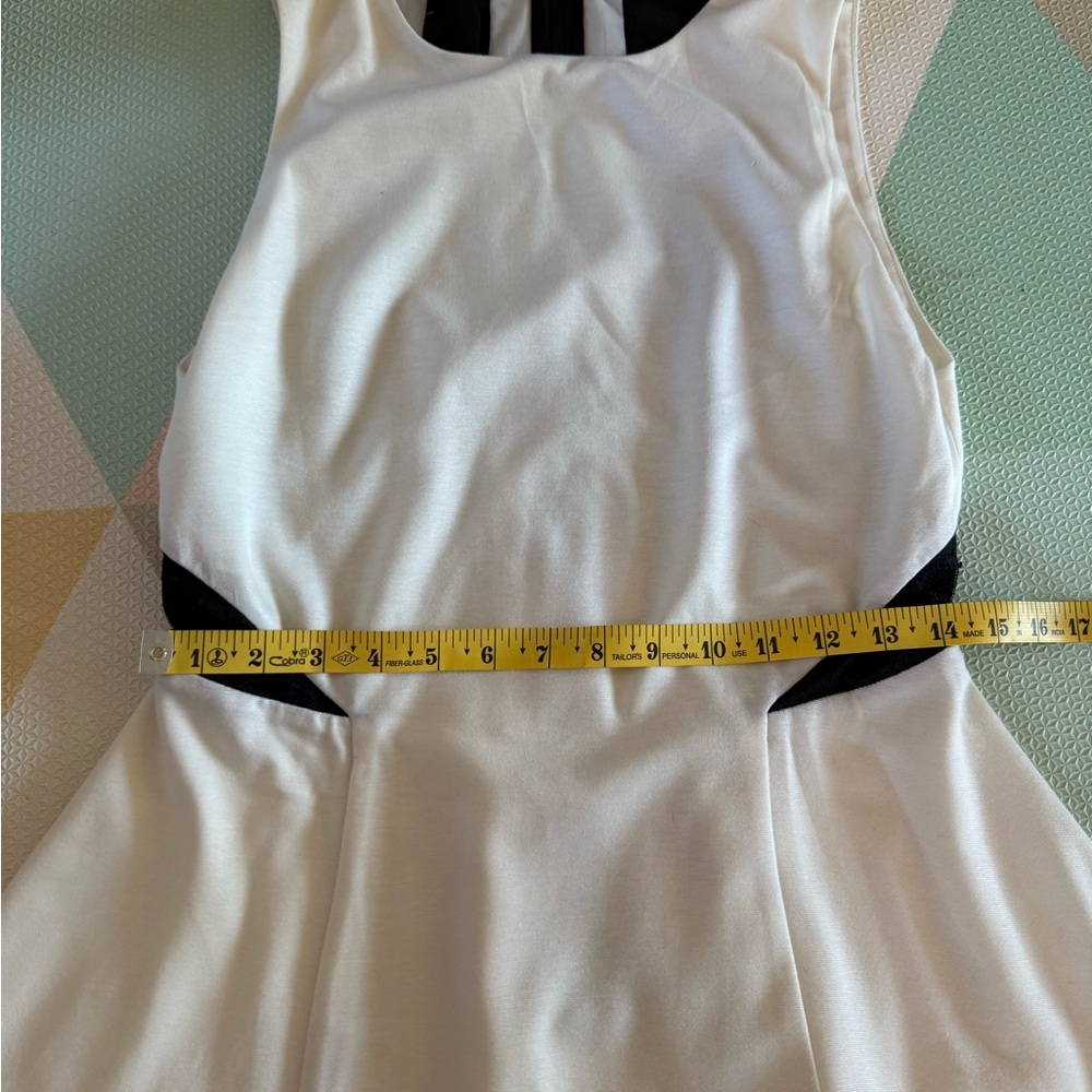 Alice + Olivia White and Black Mini Skater Dress Size 10 NWT - Picture 5 of 11